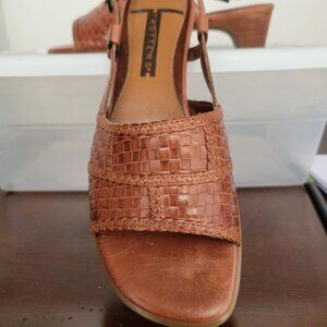 Women's Woven Leather Tan Sandals